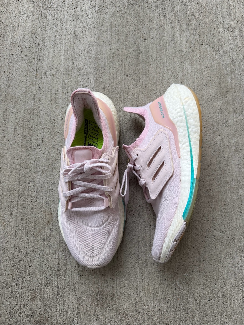 Adidas Ultraboost 22 Pink Running Shoe in Women's Size 6.5
